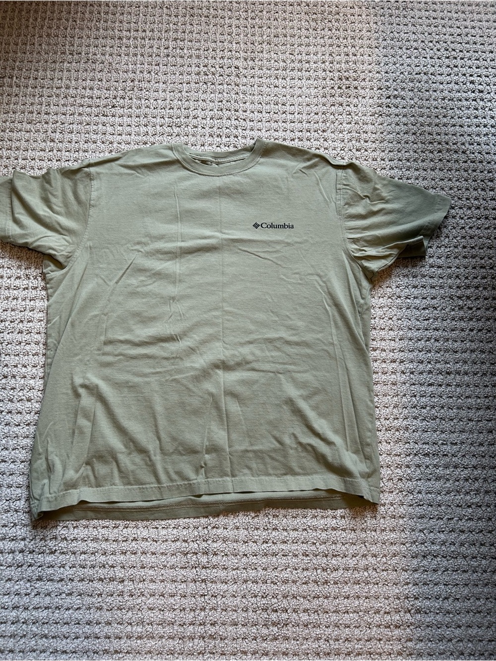 Columbia Men’s Short Sleeve Tee in Olive